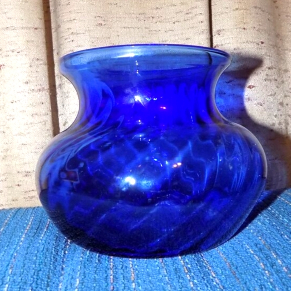 Vintage Cobalt Blue Vase. A Bud Vase. A Beautiful Glass Vase w/a Swirl Design